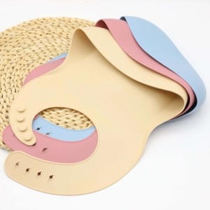 Bavoir bébé en silicone souple - vaissellebébé.com