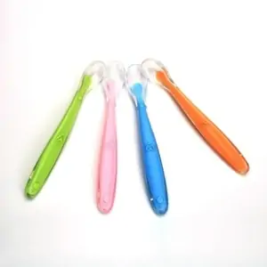 cuillère ergonomique bébé sans BPA - vaissellebébé.com
